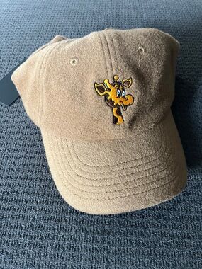 Beige Giraffe Embroidered Baseball Cap